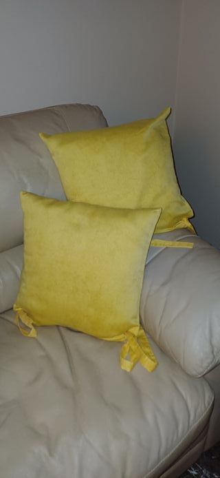 2 Cojines Terciopelo Amarillo