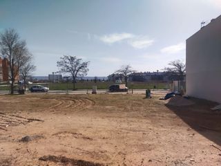 “4 parcelas urbanas en Villanueva de la Torre “