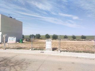 “4 parcelas urbanas en Villanueva de la Torre “