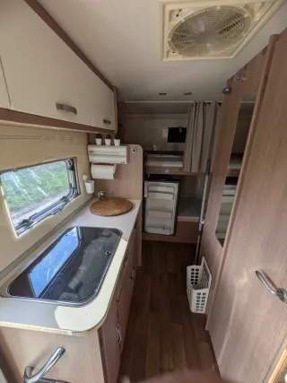 Autocaravana capuchina Mclouis Glamys