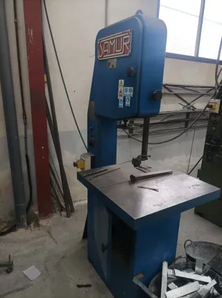 Sierra vertical SAMUR 400