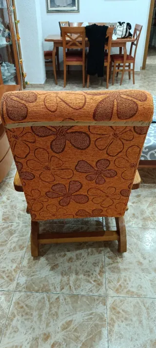 Sillón butaca estampado floral madera