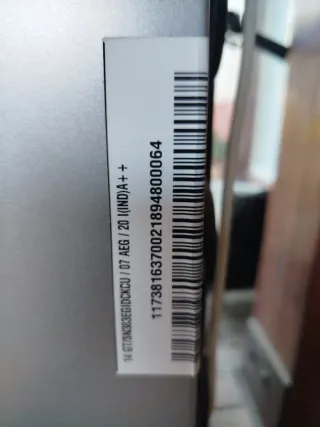 Cajones y baldas nevera Aeg