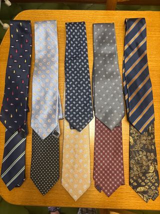 Lote de 10 corbatas de vestir de seda