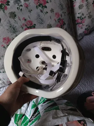 Casco y protecciones patinaje infantil