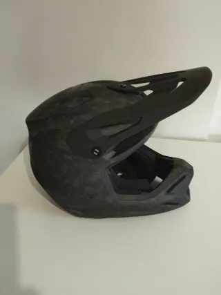 Casco Fox V3 RS Carbon Matt Sin uso. Sin rascazos.