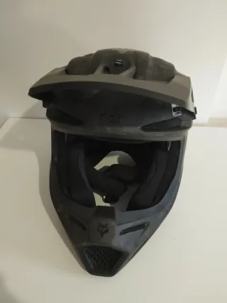 Casco Fox V3 RS Carbon Matt Sin uso. Sin rascazos.