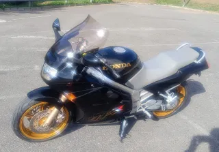Honda VFR 750