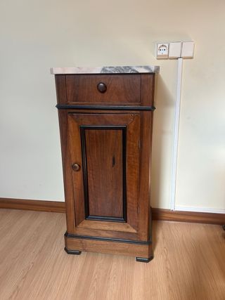 Cama 135 de hierro forjado + 2 mesitas mármol natu