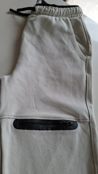 Pantalón deportivo Zara beige