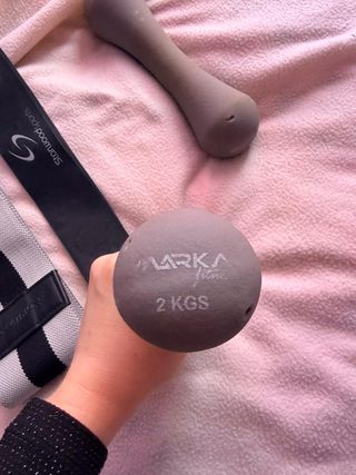 Manubri 2 kg + 2 bande elastiche