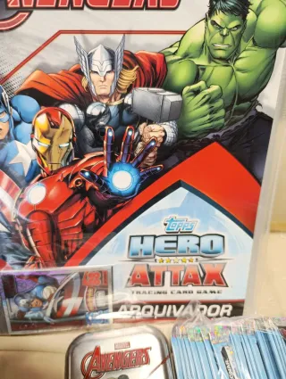 100 sobres + tin+ album  Avengers edición Portugal