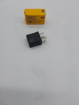 HELLA Relé, corriente de trabajo - 12V - 4polos - contacto conmutador - Cant.: 1 - 4RA 933 766-801