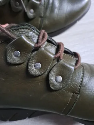 Botines verdes con cordones