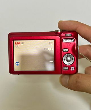 Cámara Digital Fujifilm Roja + Cargador