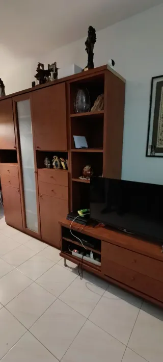 Mueble de comedor madera y cristal