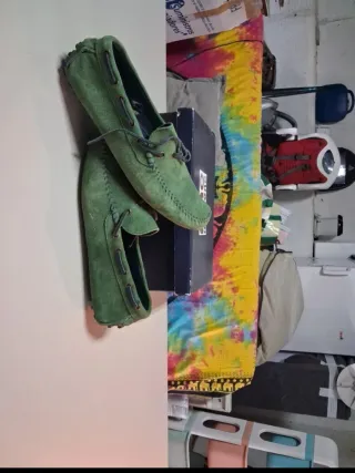 Náuticos verdes de ante