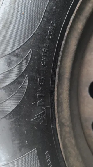 Llantas y neumáticos 4 estaciones 215/60 R 16 99H