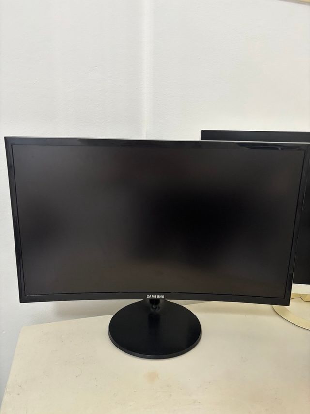 Pantalla Samsung Negra 24'' SIN ADAPTOR