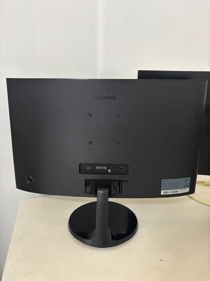 Pantalla Samsung Negra 24'' SIN ADAPTOR afbeelding 3