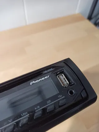 Pioneer DEH-1600UB Radio CD Coche