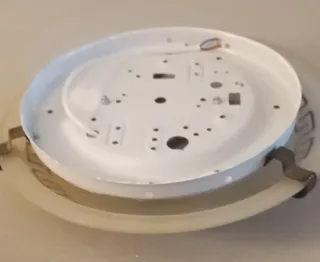 Plafón LED redondo blanco y marrón