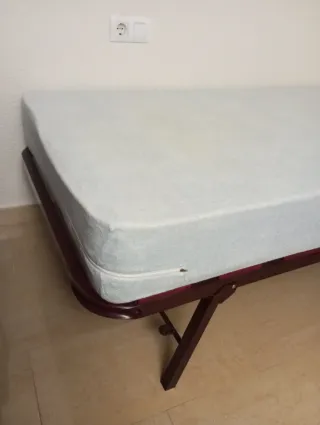 Somier de metal e madera + Colchón de muelles