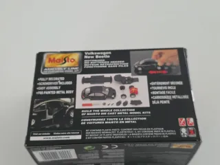 Maisto Volkswagen New Beetle Kit 1:24