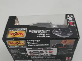 Maisto Volkswagen New Beetle Kit 1:24