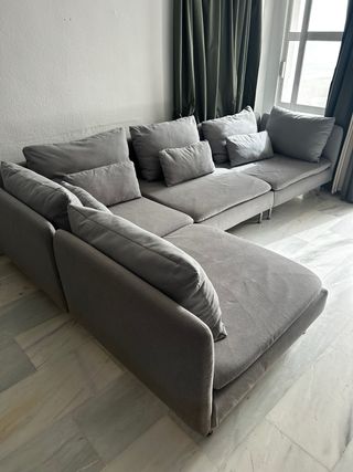Sofá modular gris de tela