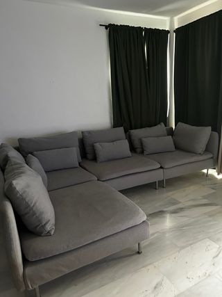 Sofá modular gris de tela