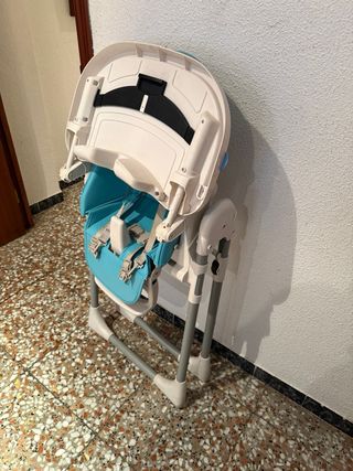 Trona / Silla de comer azul y blanca