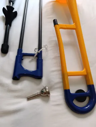 Trombón de plástico para niños