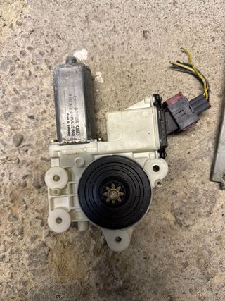 Elevalunas izquierdo Toyota Corolla