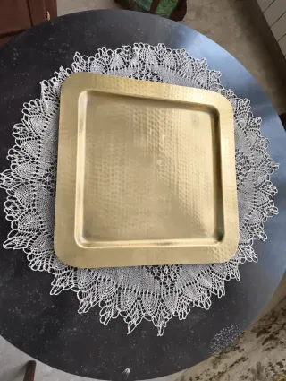 Vassoio in ottone martellato