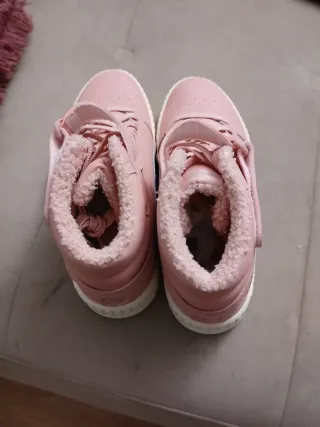 Zapatillas Puma rosas y blancas
