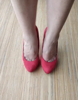 Tacones rojos coral