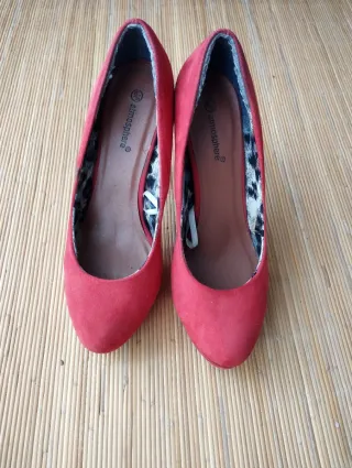 Tacones rojos coral