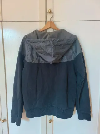 Chaqueta Nike con capucha