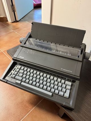 Máquina de escribir Olivetti ET personal 510