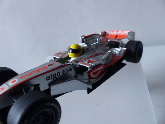 SCALEXTRIC - MCLAREN MP4 21