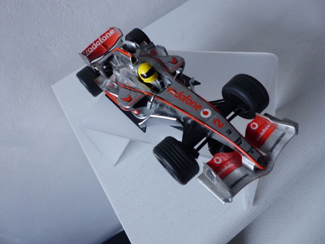 SCALEXTRIC - MCLAREN MP4 21