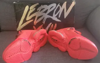 Nike LeBron 19 Low Talla 42