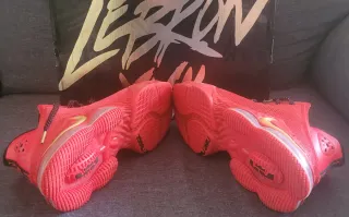 Nike LeBron 19 Low Talla 42