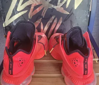 Nike LeBron 19 Low Talla 42