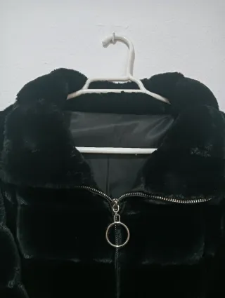 Chaqueta de pelo sintético negra mujer