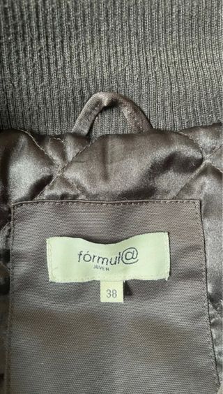 Abrigo invierno marrón con capucha