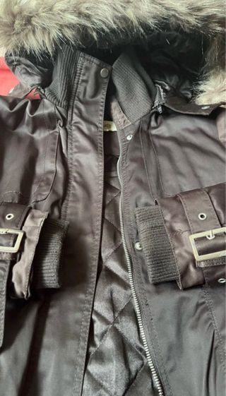 Abrigo invierno marrón con capucha