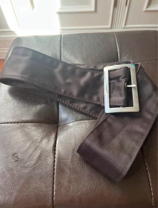 Abrigo invierno marrón con capucha