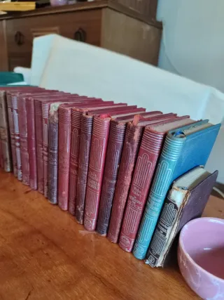 24 Libros colección editorial Aguilar